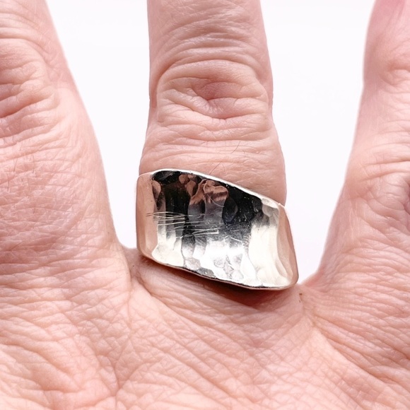 Size 9 Sterling Silver Hammered Ring - Picture 6 of 8